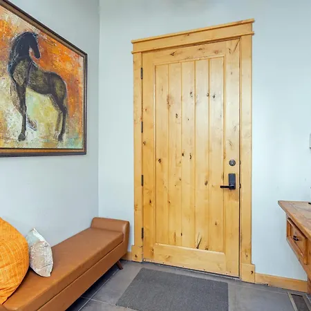 Scenic Mountain Village - Hot Tub Gym Holiday home *