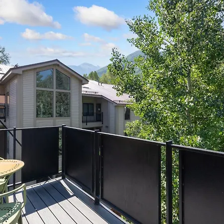 Apartment Big & Bright Hidden Gem With Garage, Hot Tub, Lux Kitchen