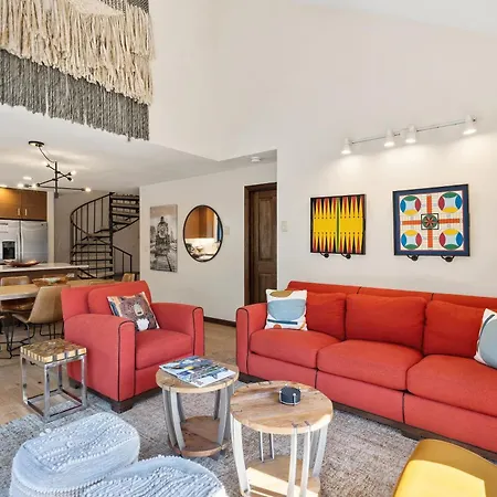 Apartment Big & Bright Hidden Gem With Garage, Hot Tub, Lux Kitchen