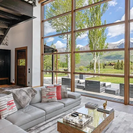 The Overlook Telluride-includes 2 Passes Holiday home *
