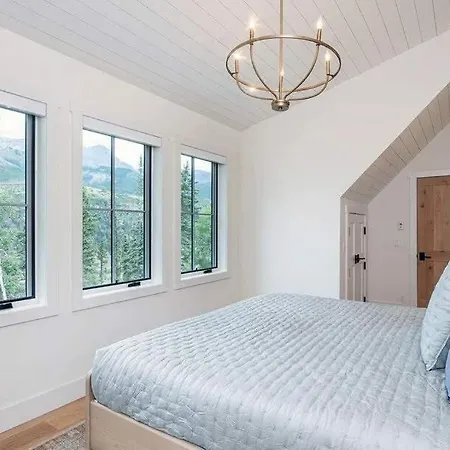 Luxe Oasis - Hot Tub & Deck & Views Holiday home Telluride