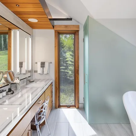 The Overlook Telluride-includes 2 Passes Holiday home *