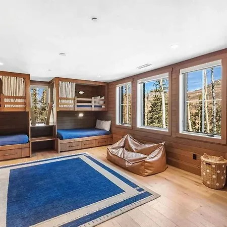 Luxe Oasis - Hot Tub & Deck & Views