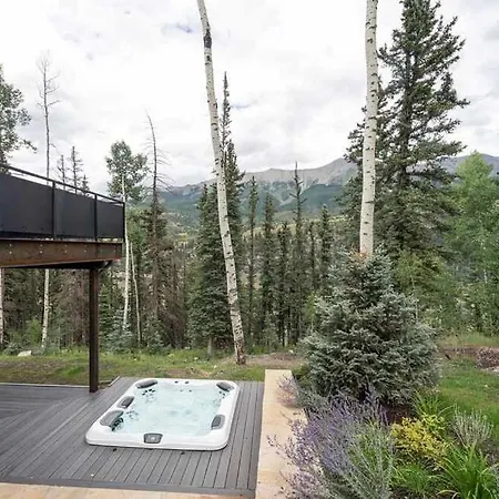 Luxe Oasis - Hot Tub & Deck & Views