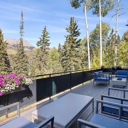 Luxe Oasis - Hot Tub & Deck & Views