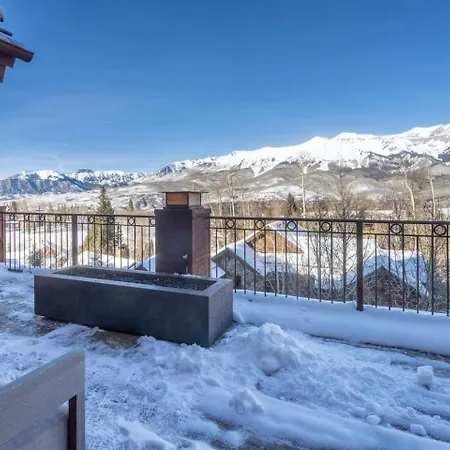Elegant 4-bedroom Penthouse Above Mountain Village Telluride