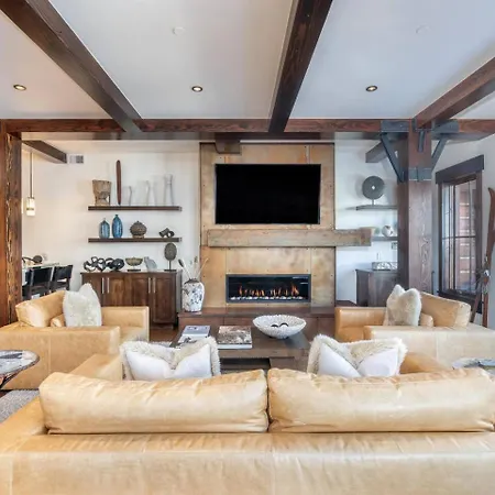 Apartment Elegant 4-bedroom Penthouse Above Mountain Village Telluride