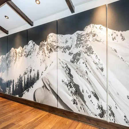 Apartment Elegant 4-bedroom Penthouse Above Mountain Village Telluride