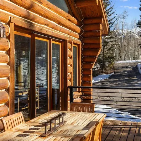 Luxury Ski-in/ski-out Alpine Holiday home *