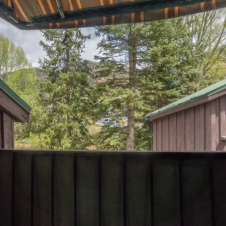 Manitou 8 By Alpine Hotel *