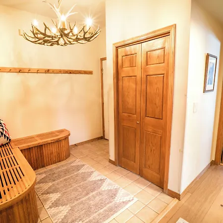At Lost Creek Hotel 4*