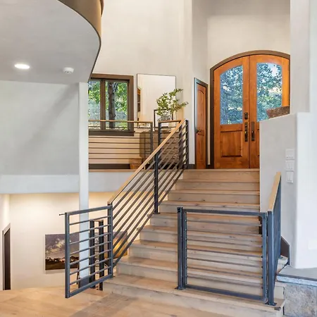 Villa Vista Haus At Country Club - Private Golf And Retreat! *