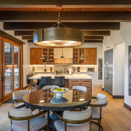 Vista Haus At Country Club - Private Golf And Retreat!