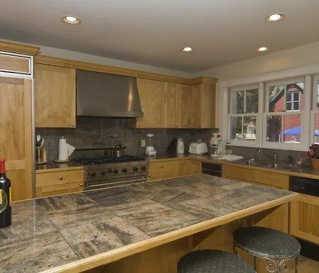 Legacy House Holiday home *