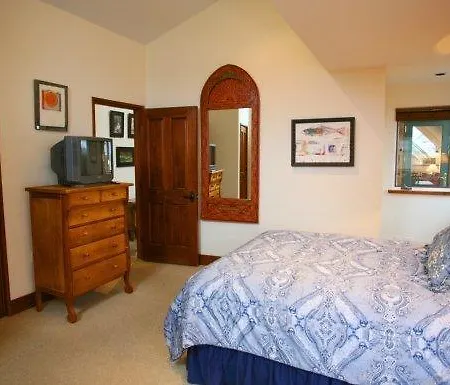 Elk's Park House