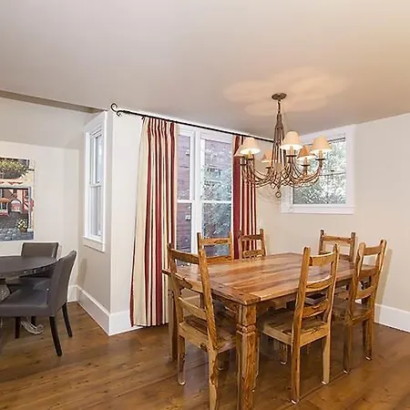 Holiday home 558 West Pacific Ave *