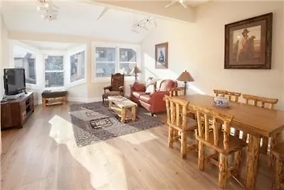 West Willow Apartment