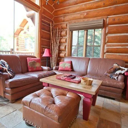 The Smuggler Cabin Hotel