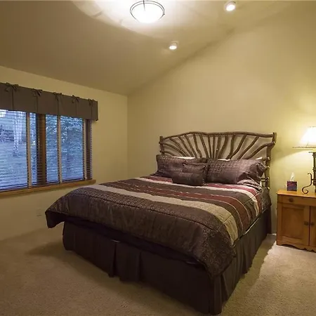 Adams Ranch Retreat - 4 Bedroom + Private Hot Tub Telluride