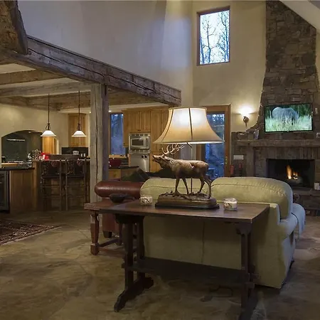 Adams Ranch Retreat - 4 Bedroom + Private Hot Tub * Telluride