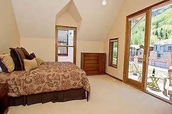 Alpine Apartment *