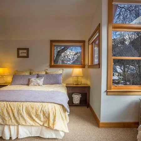 Powder Daze At Cornet Creek Apartment Telluride