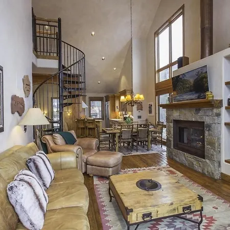 Slopeside Retreat At The Terraces Apartment