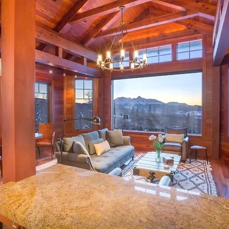 Cabin On The Ridge Holiday