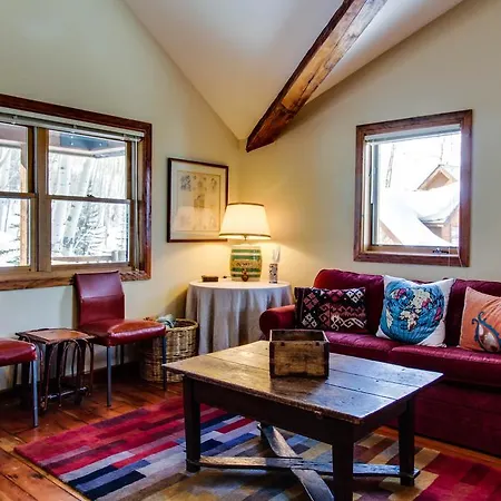 Wapiti Mountain Escape Guest Cabin *