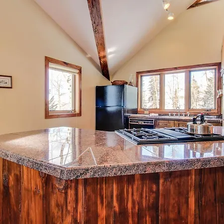 Wapiti Mountain Escape Guest Cabin Holiday home *