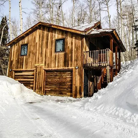 Wapiti Mountain Escape Guest Cabin *