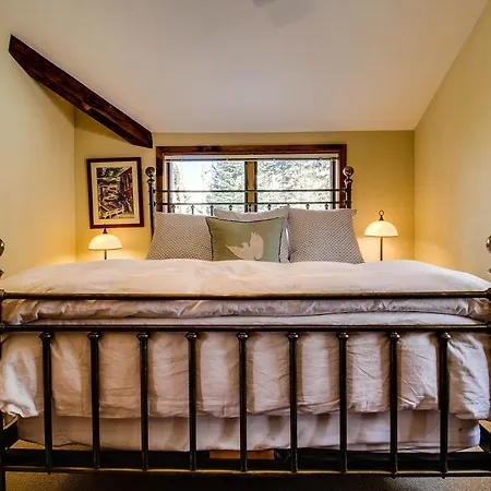 Wapiti Mountain Escape Guest Cabin Holiday home *