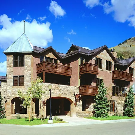 Hotel The 4*