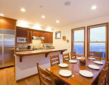 Alpine Apartment *