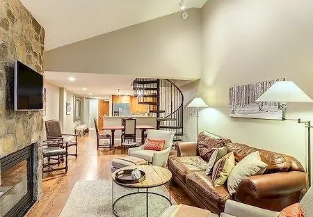 Affordably Priced 2 Bedroom - Riverclub2br *