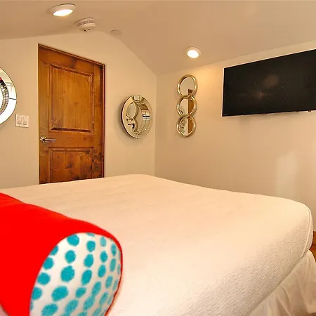 #332 Apartment