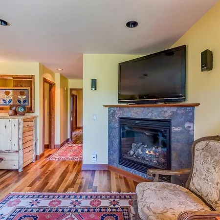 Outlaws Hideaway Apartment *