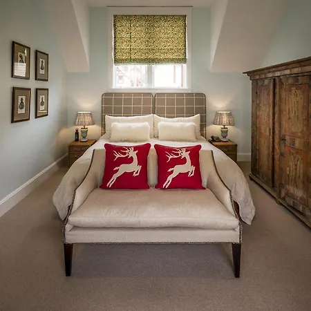 Dunton Town House 5*