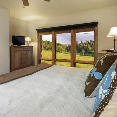 Meadow Grove At The Terraces Apartment *