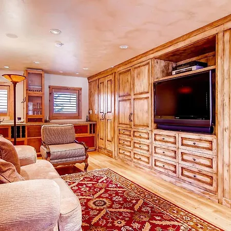 Shirana Penthouse