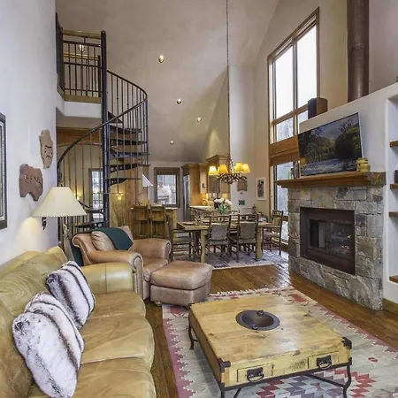 Slopeside Retreat At The Terraces *