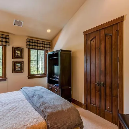 Holiday home Castellina Pines