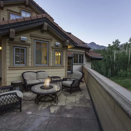 Heritage Crossing Penthouse Apartment