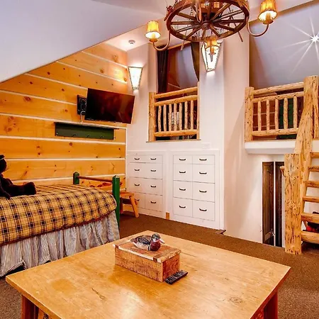 Holiday home Five Woods Retreat