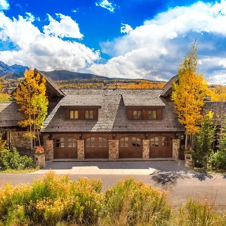 Five Woods Retreat *