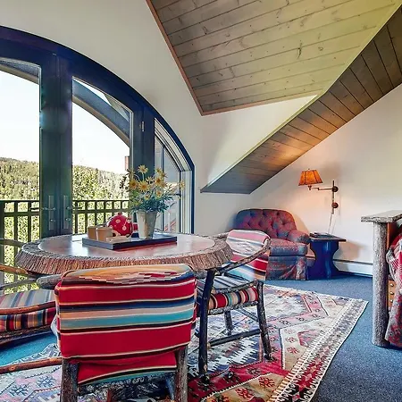 Holiday home Five Woods Retreat