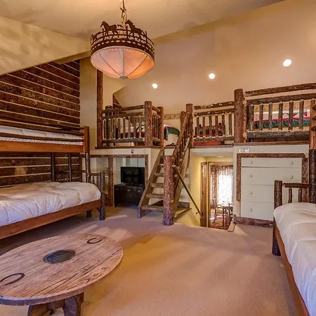 Holiday home Tomboy Retreat *