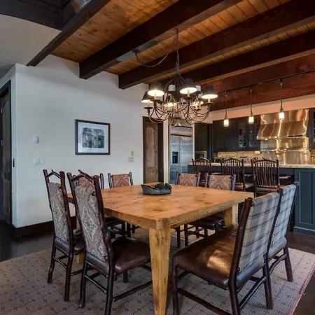 Holiday home Tomboy Retreat