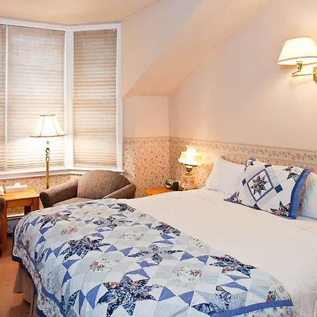 Aspen Street 3*