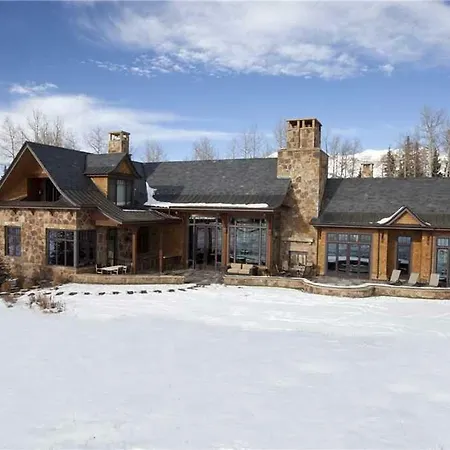 Hood Park Manor